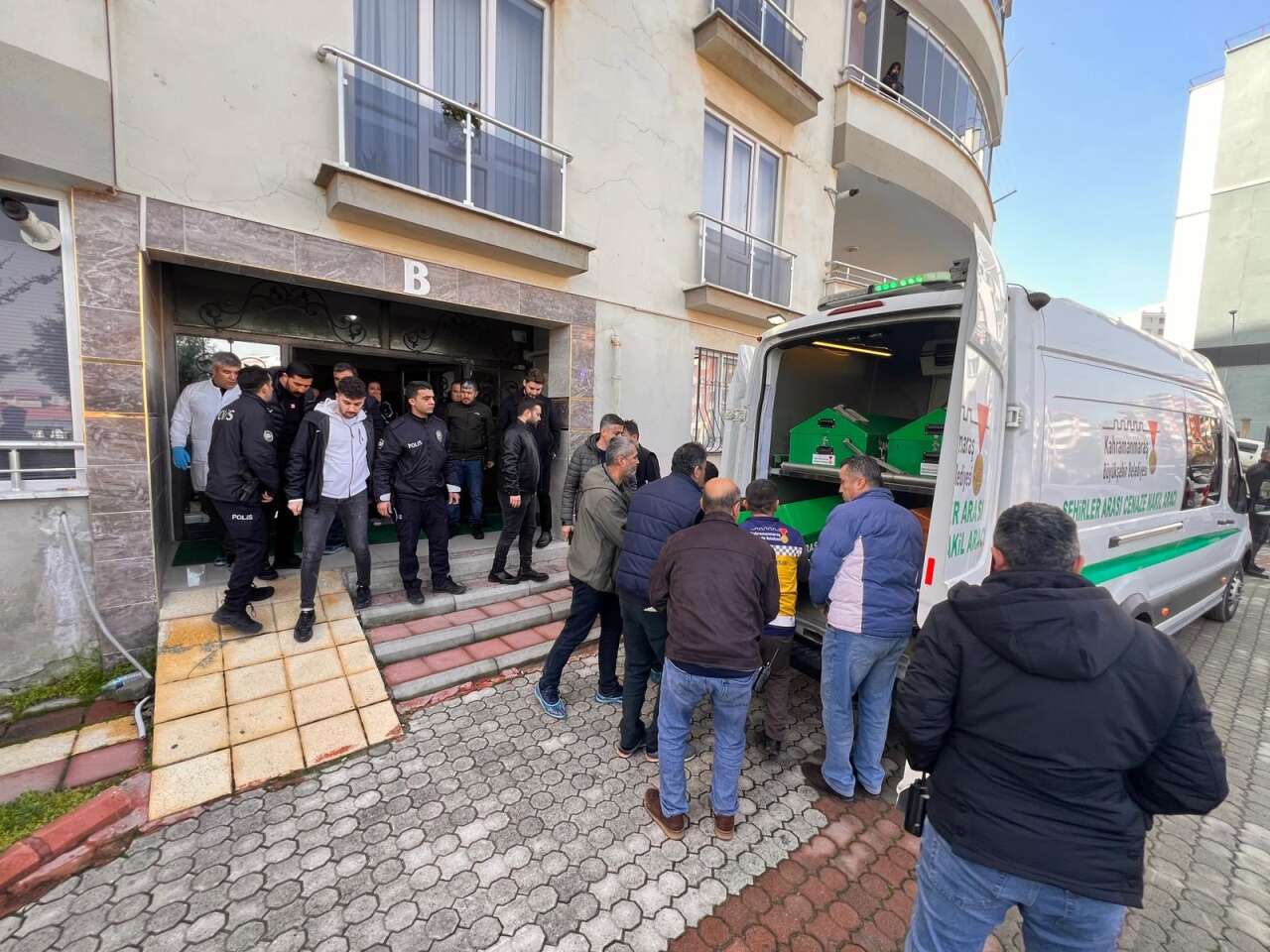 26 yaşındaki genç, babasını vahşice katletti 11